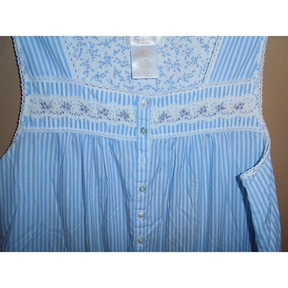 Secret Treasures Sleepwear Ladies Gown  Sz. M - Picture 3 of 4